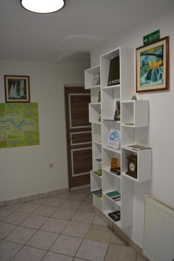 Rooms Lucijana Jezerce Exterior foto